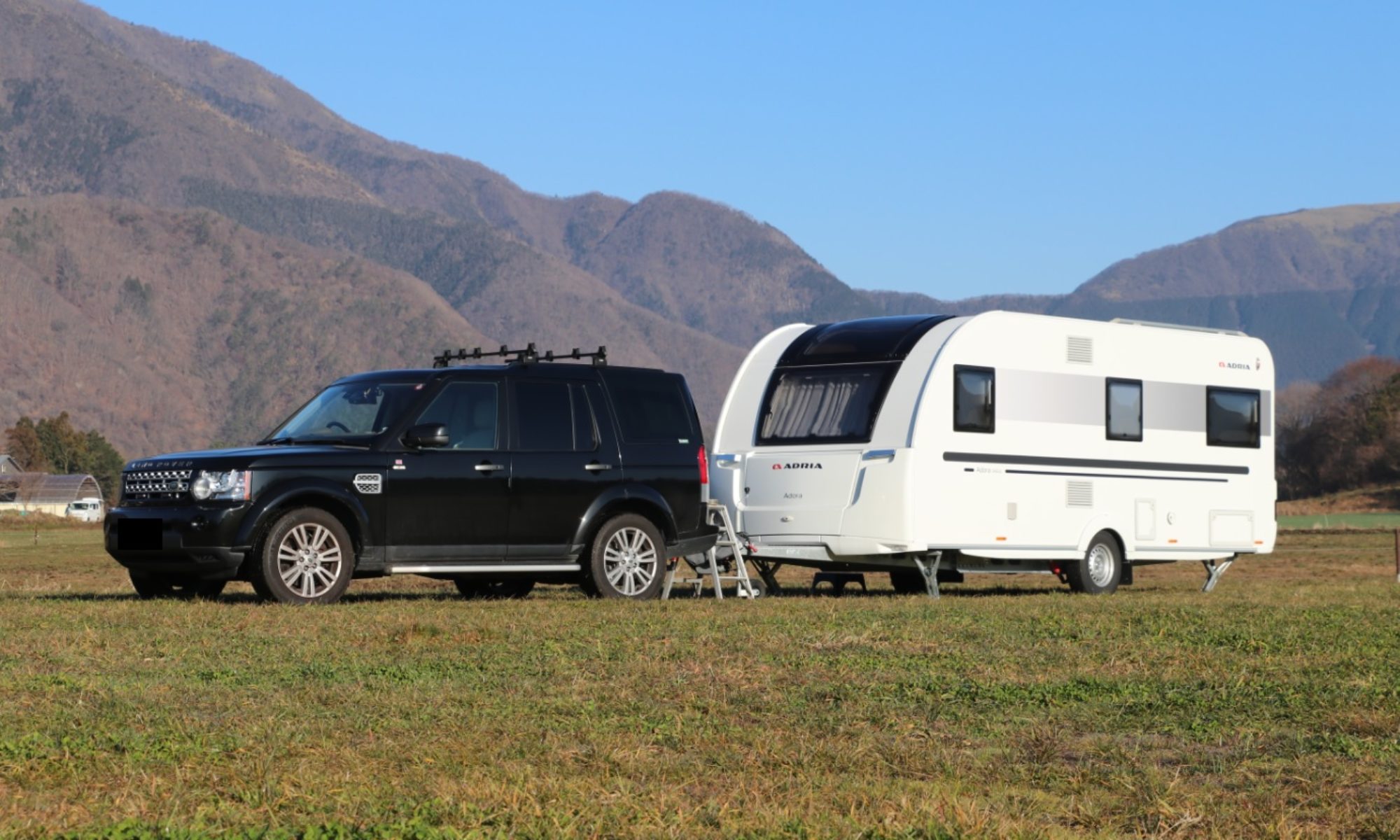 Towing Caravan with Land Rover